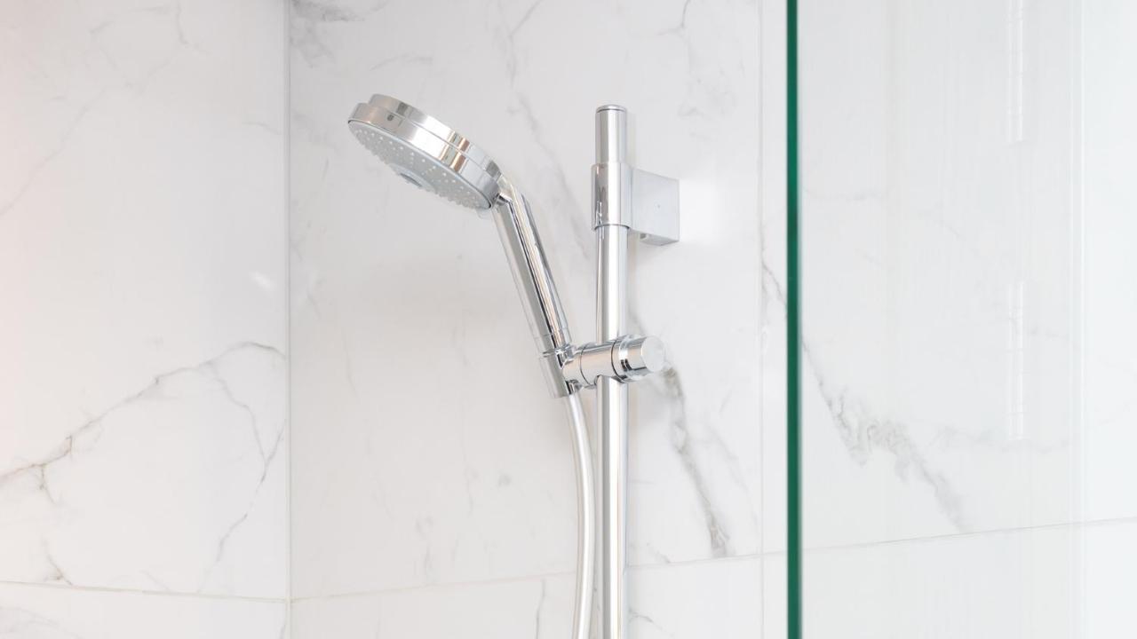 Horizon By Skycity Окленд Екстер'єр фото A shower head