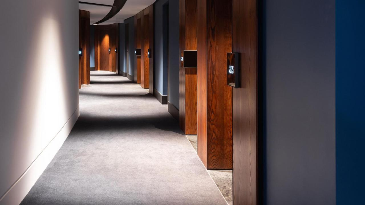 Horizon By Skycity Окленд Екстер'єр фото A corridor at the InterContinental London The O2