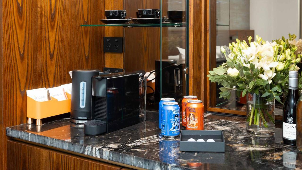 Horizon By Skycity Окленд Екстер'єр фото A Nespresso coffee machine in a hotel room