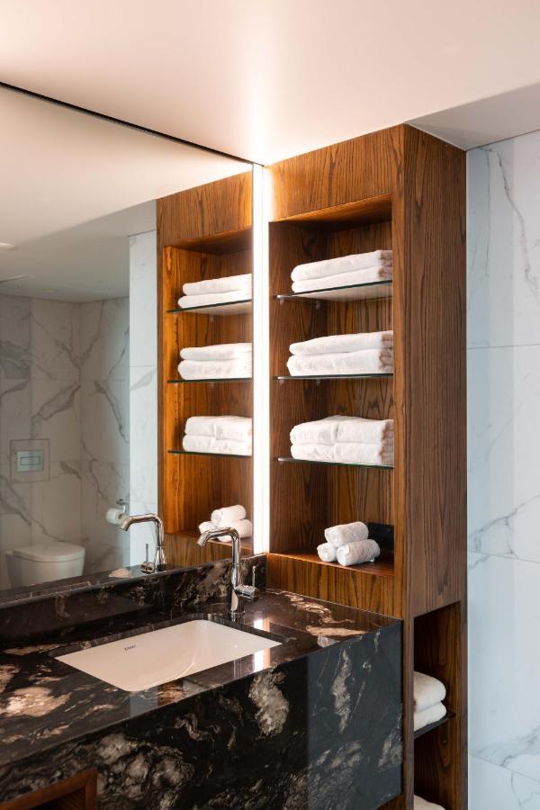 Horizon By Skycity Окленд Екстер'єр фото A bathroom cabinet