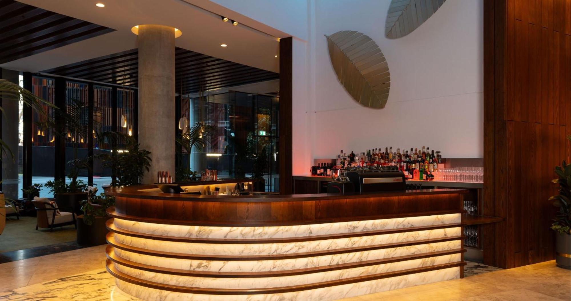 Horizon By Skycity Окленд Екстер'єр фото The bar at the Mandarin Oriental, Munich
