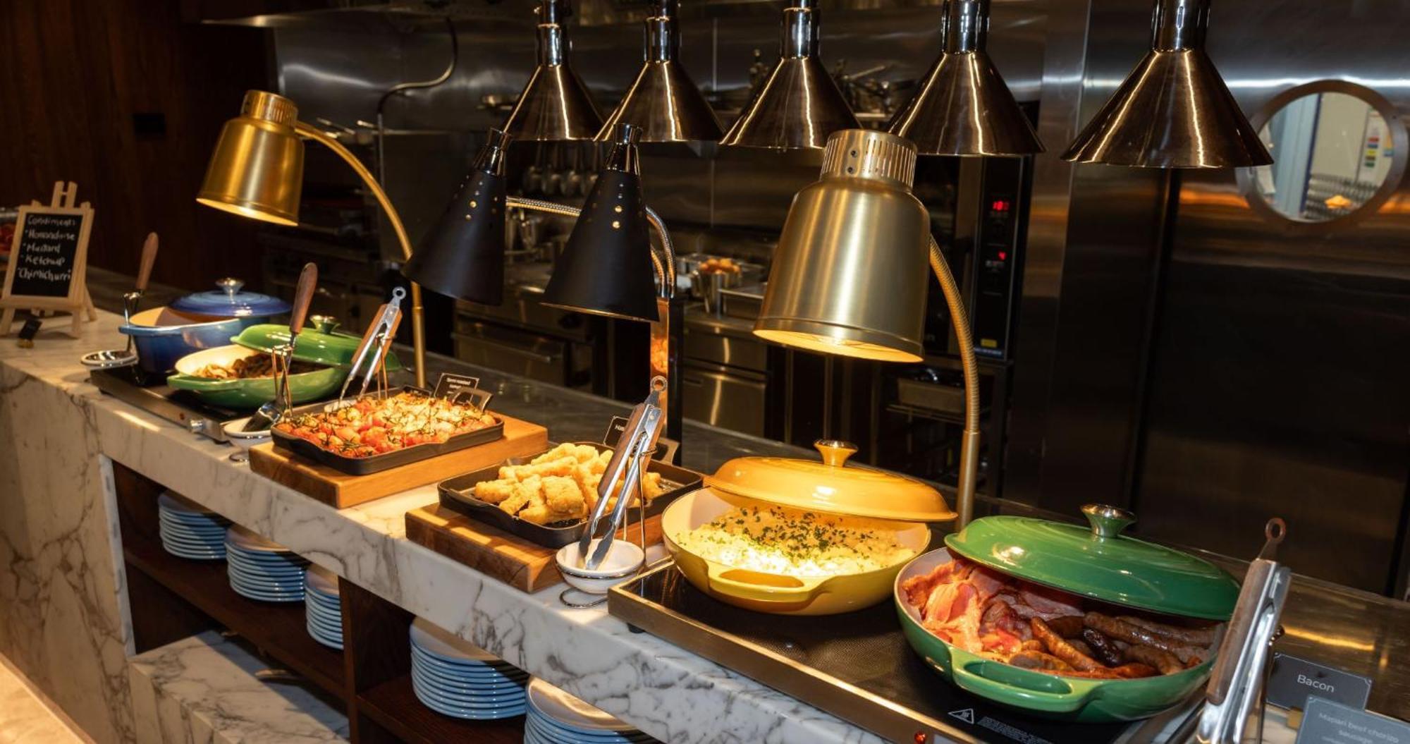 Horizon By Skycity Окленд Екстер'єр фото A chafing dish buffet